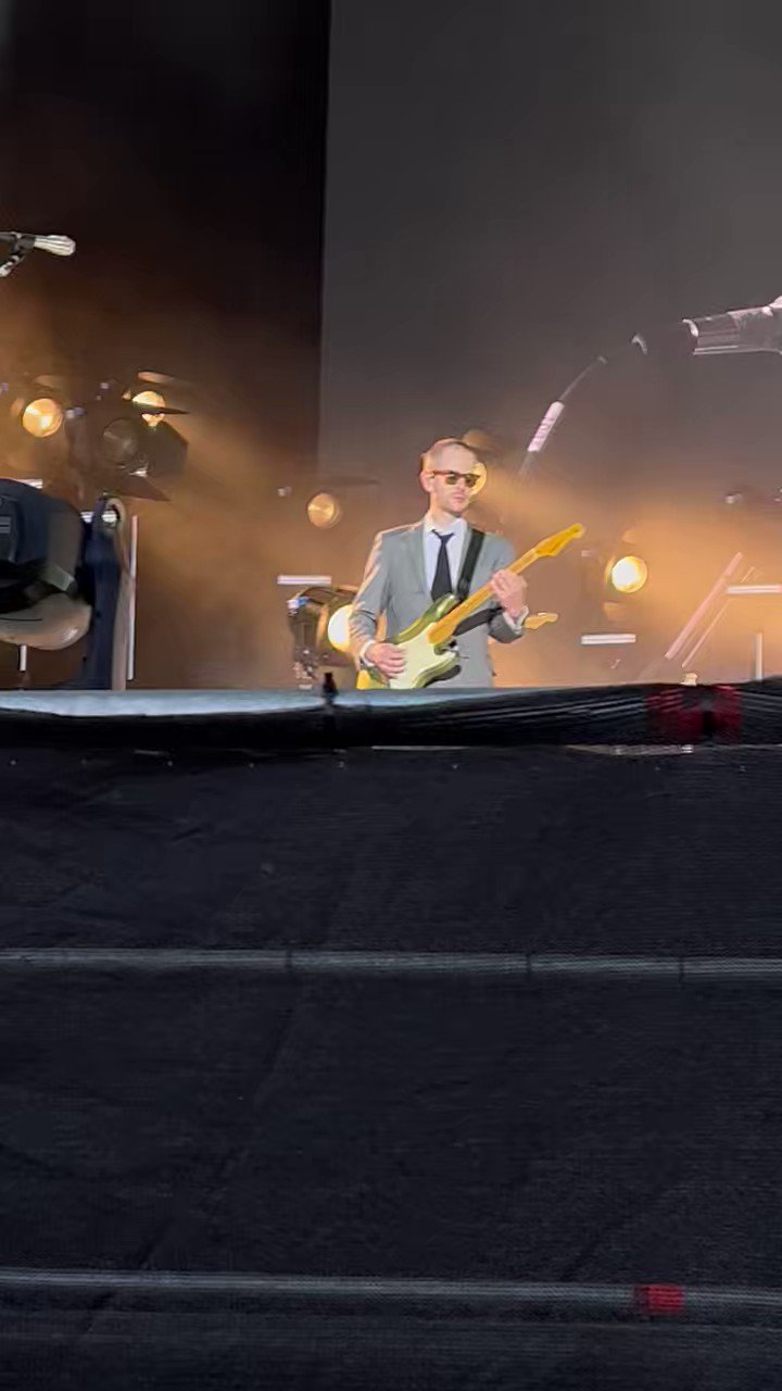 Happy birthday my best friend gorjis princess adam hann ilysm even though u r now bald x 