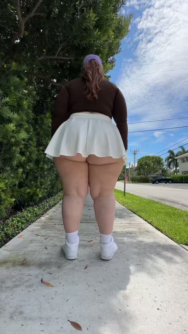 when u get caught filming outside 😅 https://t.co/8HFbuDCGp3