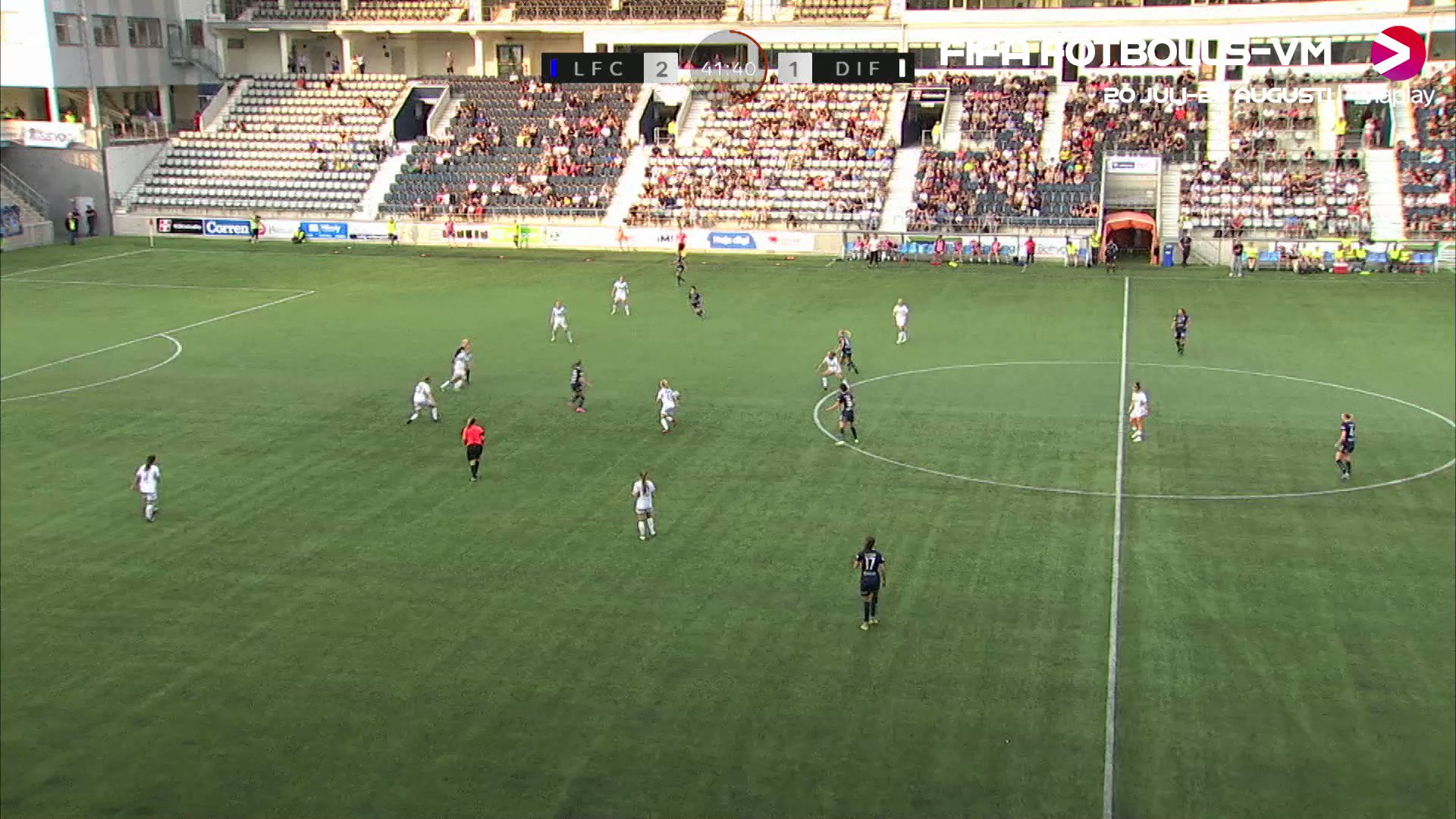 Kalldusch för Djurgården.

Cathinka Tandberg gör snabbt 3-1 för Linköping efter Djurgårdens reducering.”