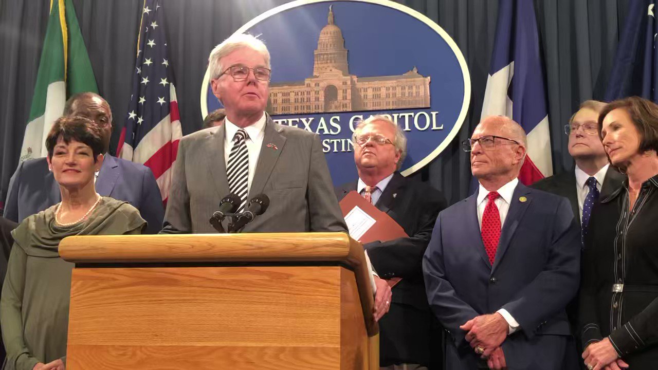 Lili Zheng on Twitter "NOW All 31 Texas state senators are at a press conference right now