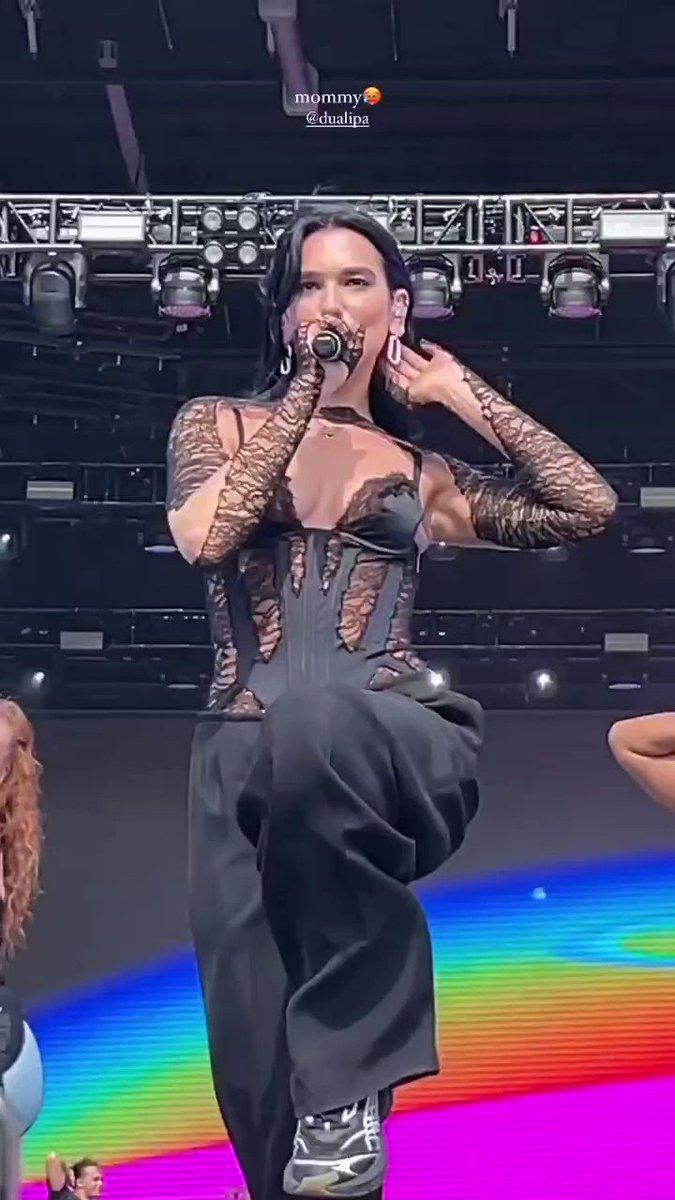 Dua Lipa "Light" New Rules on Twitter "Dua Lipa performing Levitating at the Genentech Gives