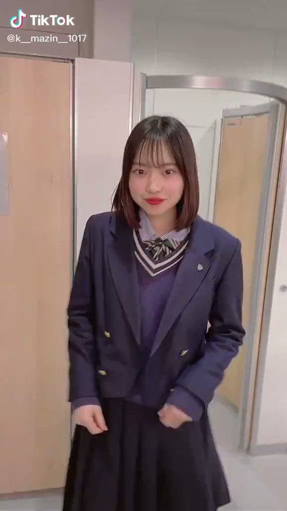 女子高生と制服姿に関する画像