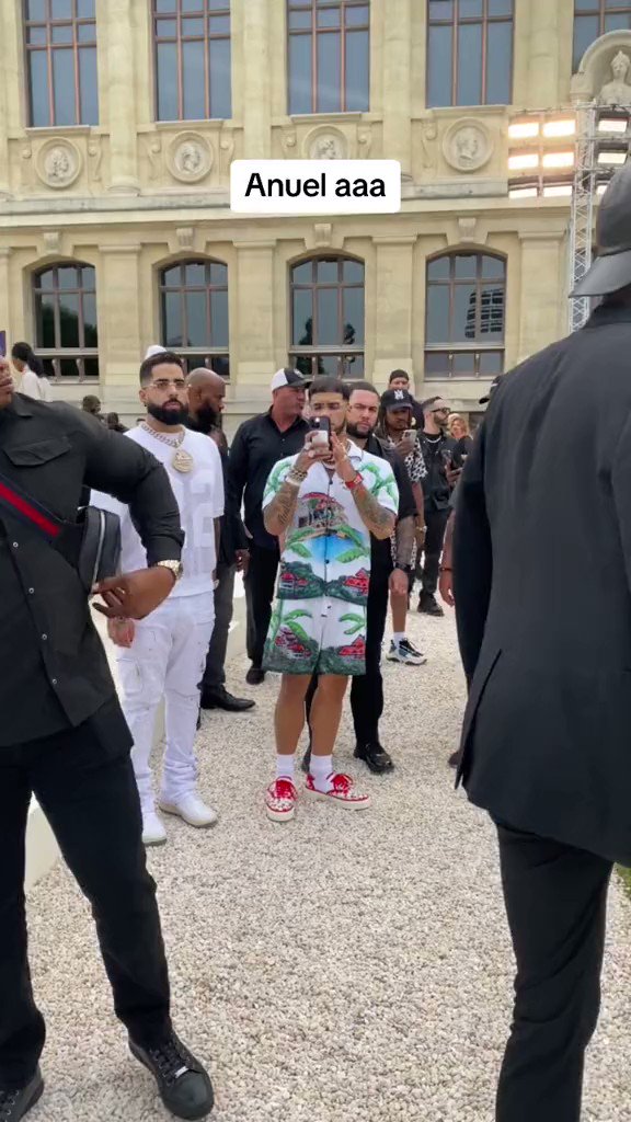 L E G E N D 👹 A N U E L on X: Anuel en el desfile de primavera para la  marca AMIRI 🇫🇷🐐 PARIS FASHION WEEK.  / X