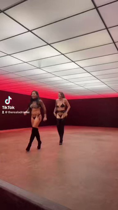 “Ok guys look sexy” 
@lilkymchii https://t.co/cNPWw0Rwfm
