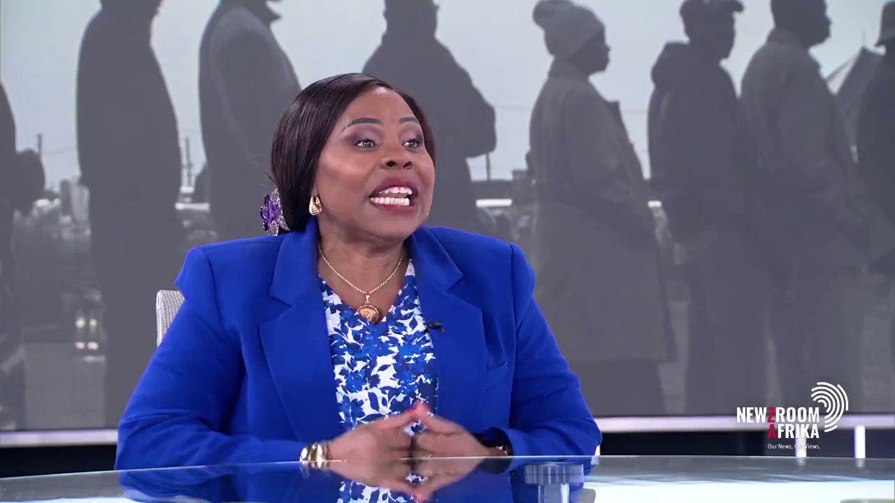 Hopewell Chin'ono on X: How does one say the opposition is not mobilizing on the ground when we have clear and undeniable evidence of @mdczimbabwe cadres in medieval cages after being arrested