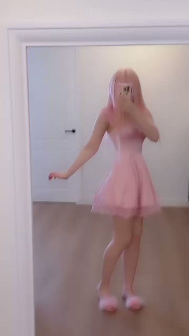 Low quality but look at the new dress that I got today! ? Isn’t it perfect? https://t.co/vF0TZFwfVV