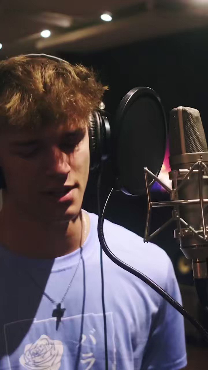 Alex Sampson on Twitter: "Play Pretend LIVE Acoustic out now on my