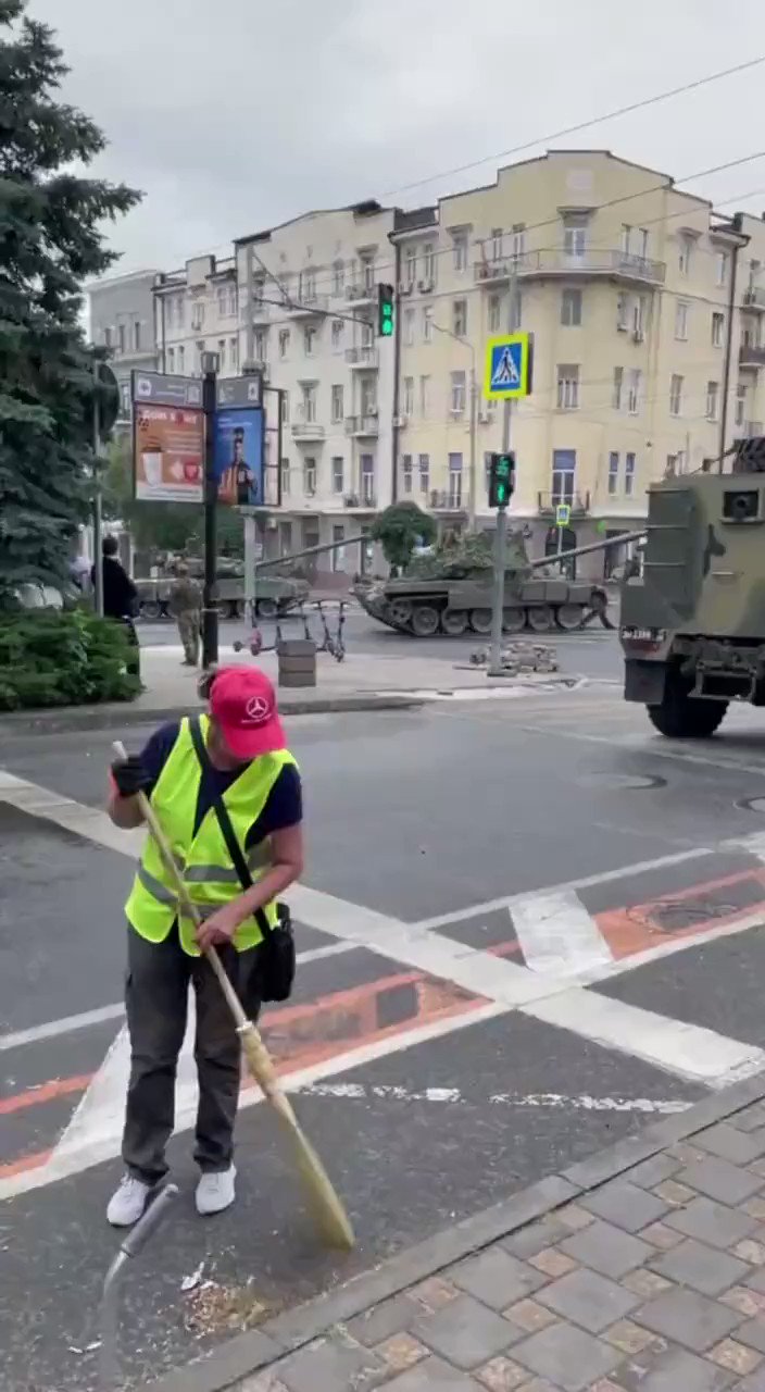 Холод on Twitter: "В Ростове-на-Дону все нормально https://t.co ...