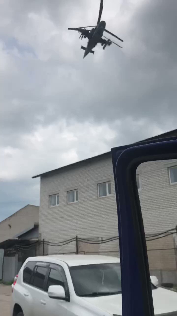 [分享] 俄羅斯Ka-52直升機開始轟炸自家油庫