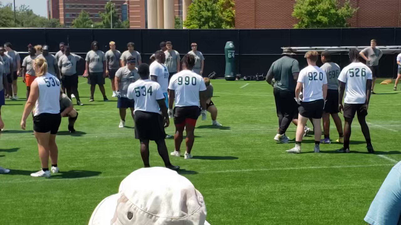 Ryan “Zuck” Zuckert c/o 2025 Kicker (ryanzuckert2025) / Twitter