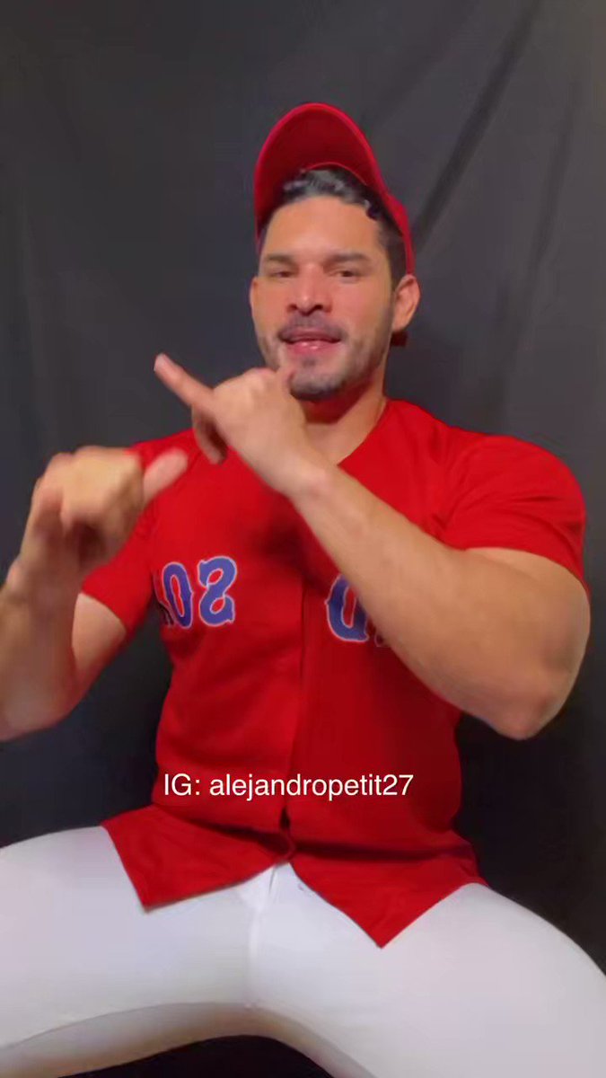 Bouncing Man Pecs (19k) on Twitter "Again, sports 🏀 ⚽️ 🏈"