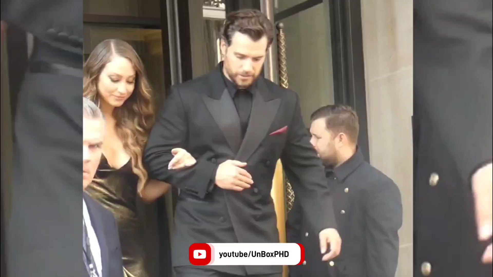 Henry Cavill goes into hench warlock mode for The Witcher's premiere