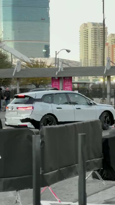Daily Loud on Twitter: "this BMW can change colors 👀"