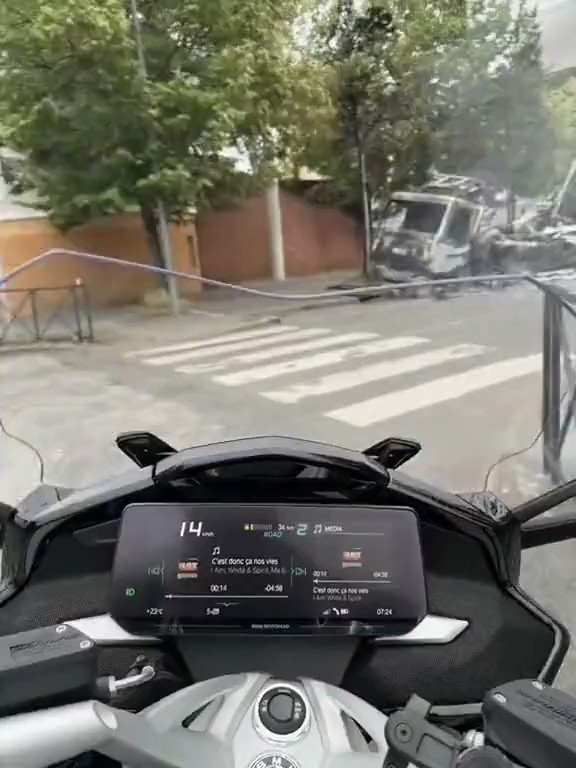RT @EBluemountain1: Settlers setting vehicles on fire...
Oops sorry rioting in Paris but hey no Jews no news https://t.co/HryHoji6Ir
