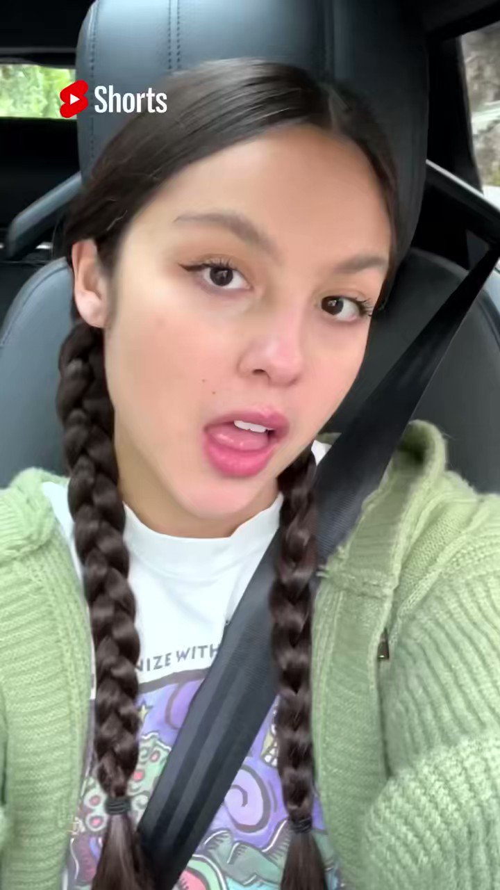 Omg! Olivia Rodrigo Spotted With Huge Diamond Ring – Is She Engaged?! - mbrhks1