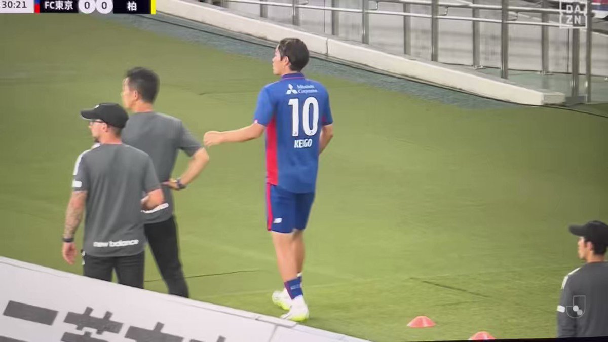 ジ*ウ様 FC東京 室屋成【直筆サイン入りユニフォーム】 M-Lサイズ 8/18
