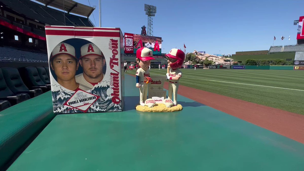 エンゼルス vs #ダイヤモンドバックス ＞試合前、来場者に配布された