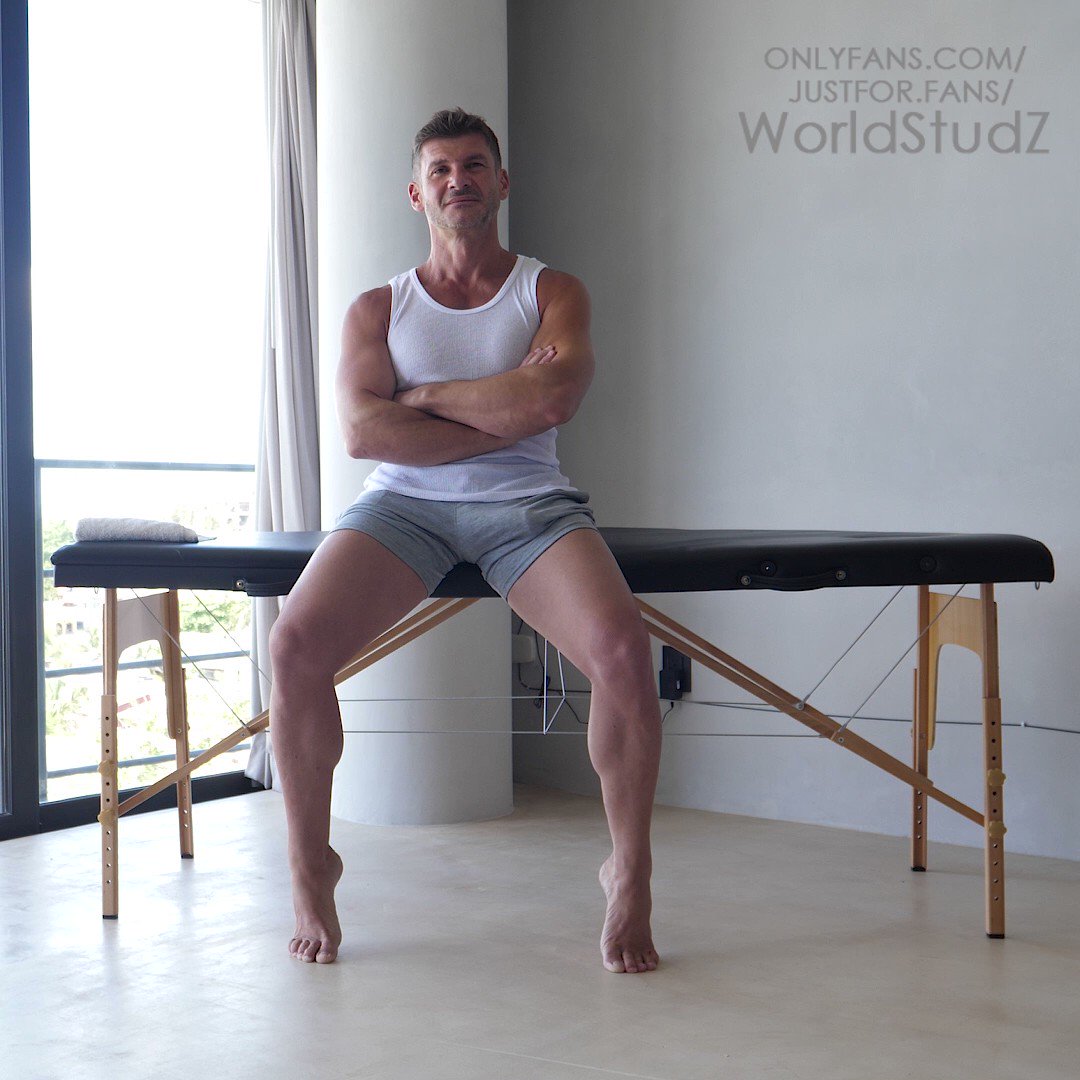 WorldStudZ on X: Daddy Matt @bisexualcoach misses a man's touch This  muscle daddy comes for a full-body massage after workout, having no clue  what's gonna be later on Do you wanna see