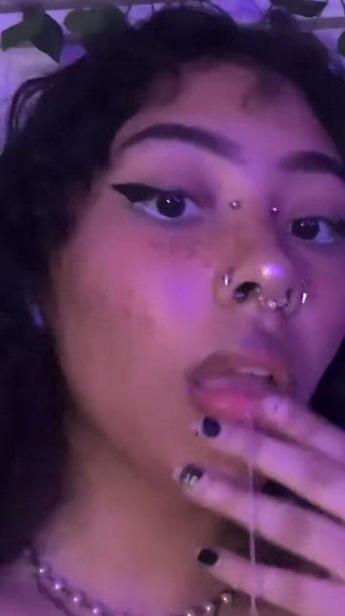 Evelyn | nsfw @evelynnsfw - Twitter Profile | Sotwe