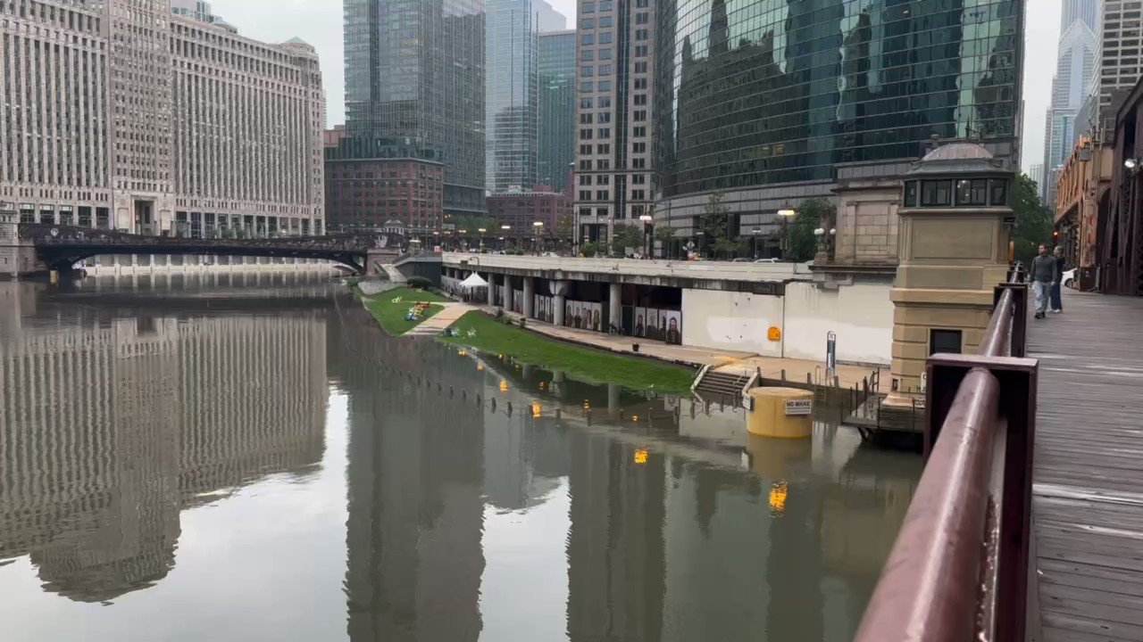 ABC 7 Chicago on Twitter "There's a Flood Warning at the Chicago River