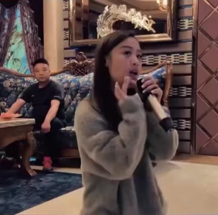 君君伪娘    