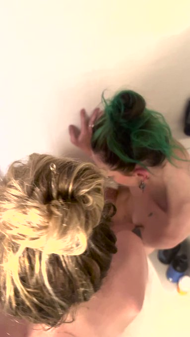 yall ever go butt to butt? https://t.co/9Mysska8C4<a href="/tag/enf"class="tags"><span>#enf</span></a><a href="/tag/airplanechallenge"class="tags"><span>#airplanechallenge</span></a>