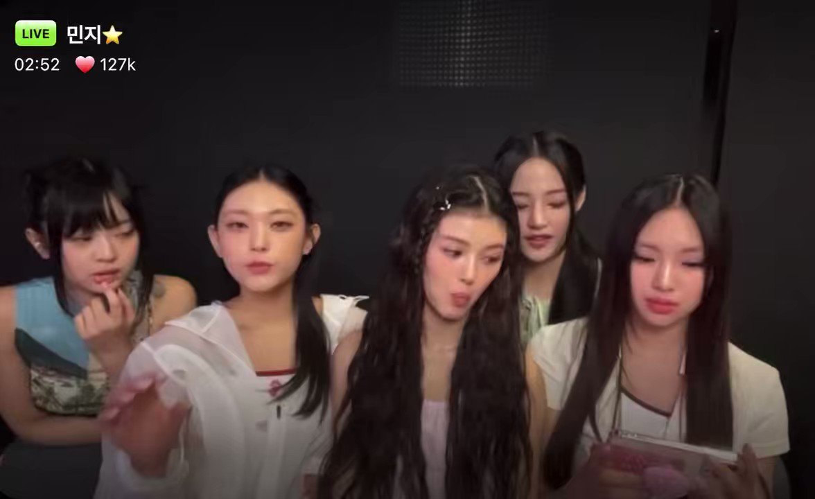 newjeans blog🐰 on Twitter "NewJeans singing small snippets of New