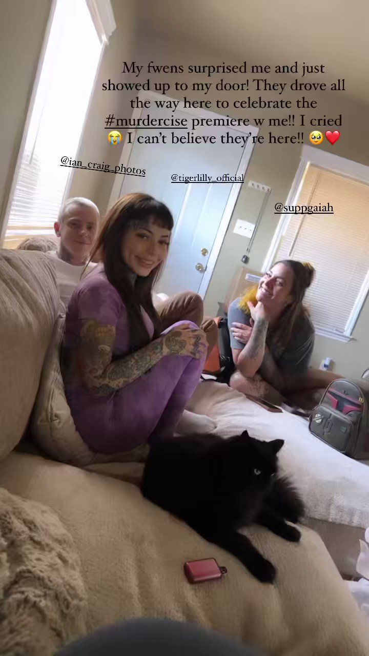 Ava Fae on Twitter "I’m so happy my friends are here 🥹 They surprised