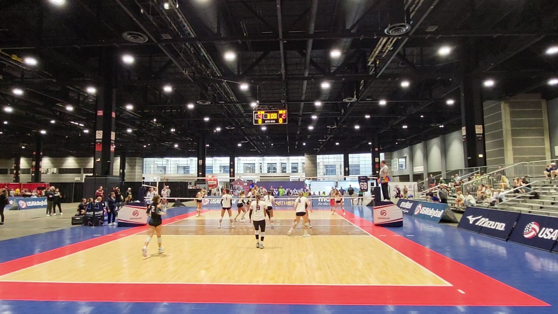 Eva Hurrle '25 on Twitter "Digging 💣's at USAV Nationals in Chicago