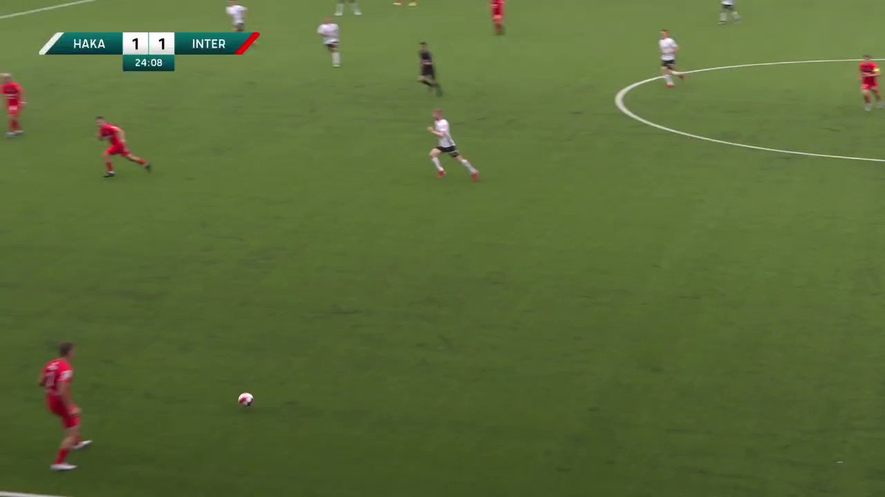 MAALI ⚽️

Valentin Purosalo, 17 vuotta!

Pallo maaliin Veikkausliigadebyytissä ja FC Inter 1–2-johtoon Valkeakoskella ⚽️

#veikkausliiga #HAKAINT”