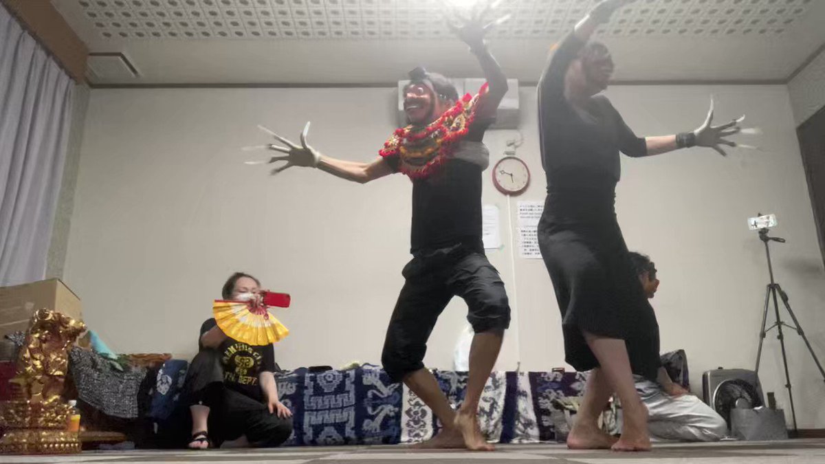 爆売り!】 バリ島の芸能 Angklung と踊り Kebyar その他