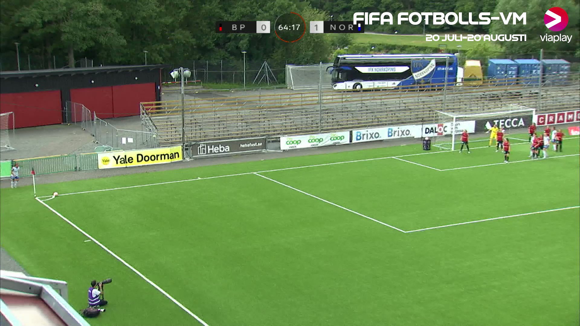 Shannon Woeller petar in 2-0 till Norrköping!

Försvararen håller sig framme på hörnan och utökar.”