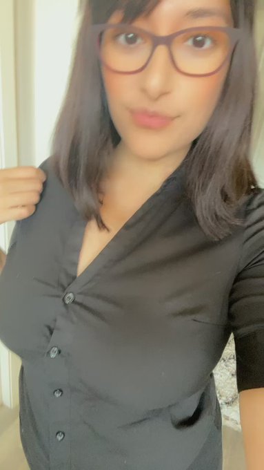 Fun fact there&rsquo;s no lenses in these glasses https://t.co/a368kVN9tt