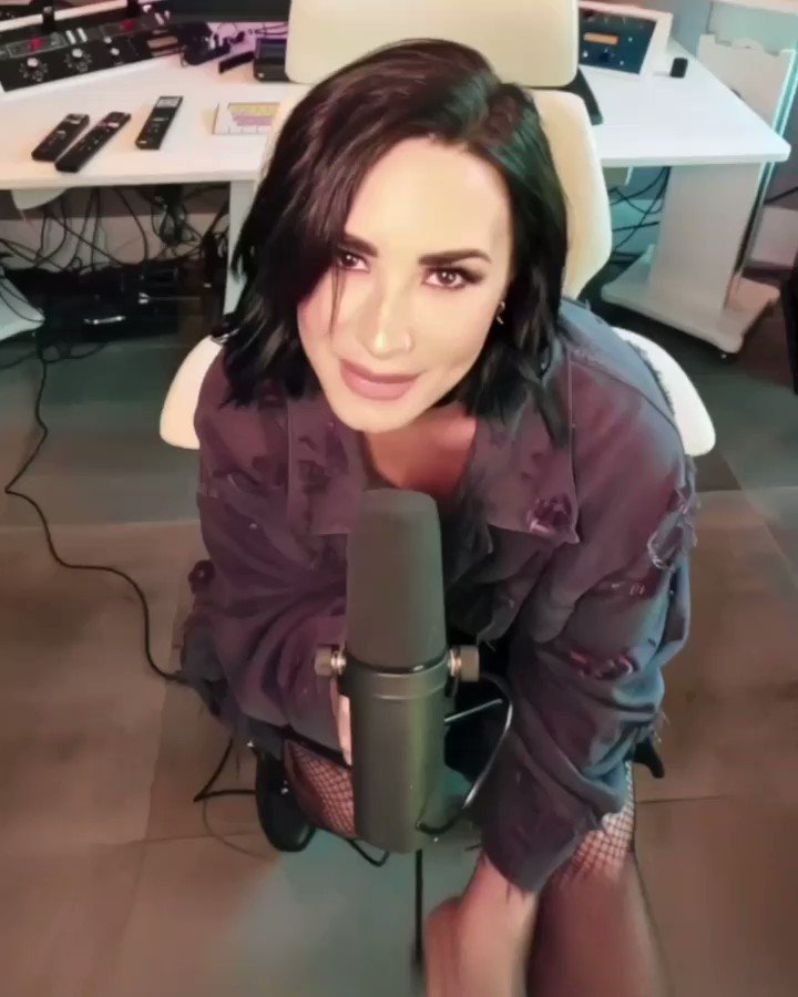 RT @archivefordemi: obsessed with demi lovato. https://t.co/uF1VqwEJzr