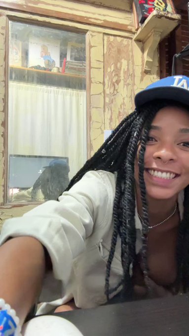 I broke into  a house and found a puppy! https://t.co/rJPGGMzRdg