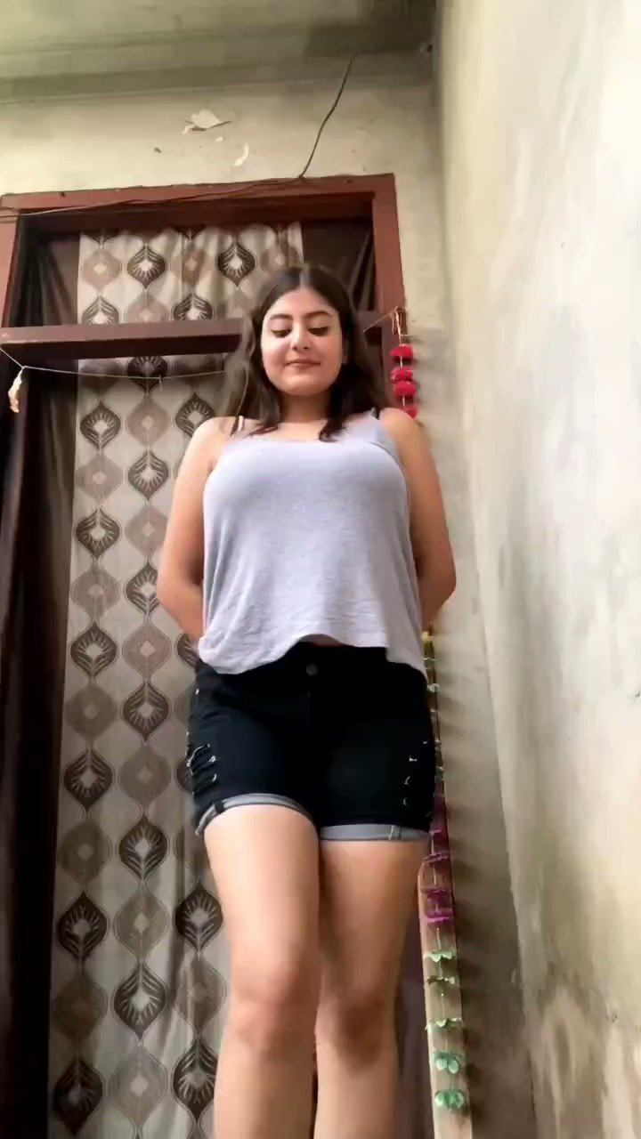 @Desi_chickss video Tweet