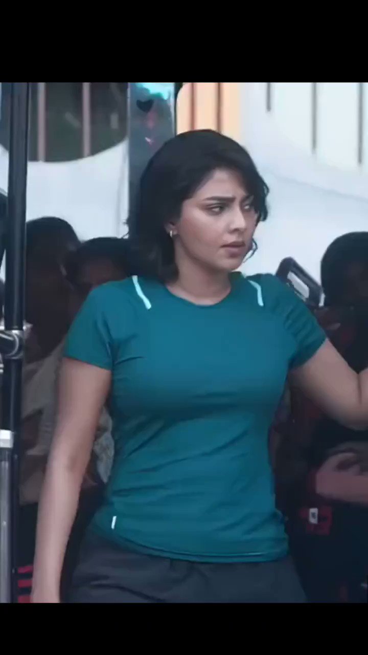 X 上的S͜͡unny：「Busty Aishwarya Lekshmi Sexy Bouncing Boobs