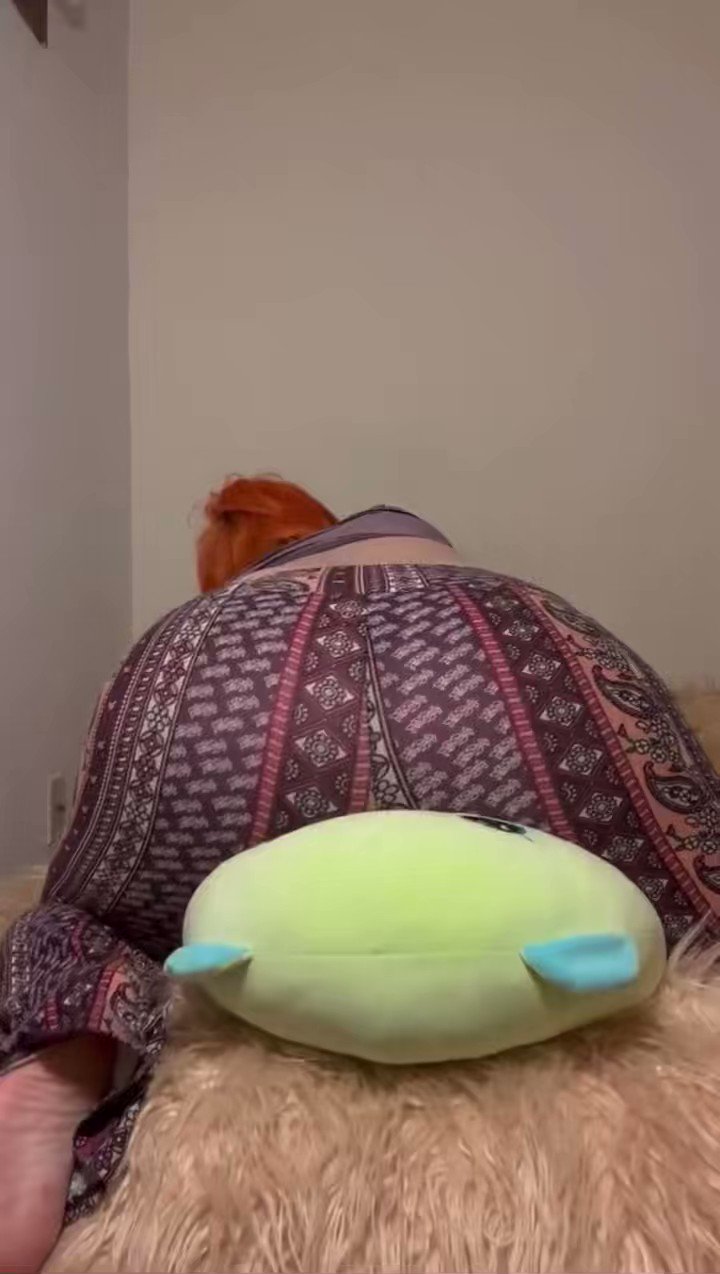 Fartshoutout699 on Twitter "Follow Yolandifarts’s OF to buy her gassy