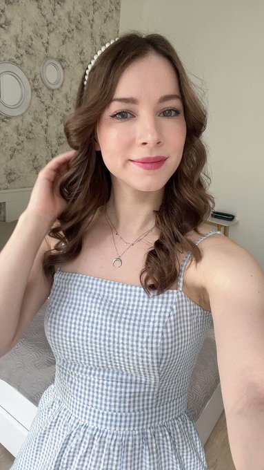 I love summer dresses😁 https://t.co/mqKPSJGgwX