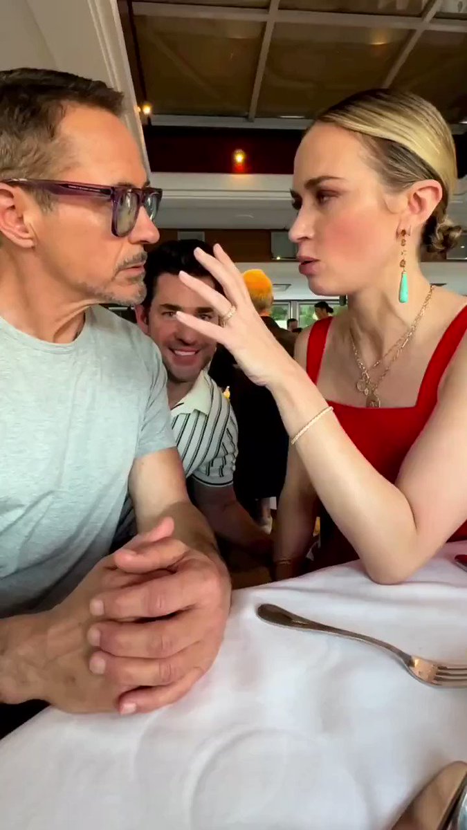 RT @walk_in_cinema: Robert Downey Jr., Emily Blunt & John Krasinski
in Paris yesterday https://t.co/FrhBYbFvEV