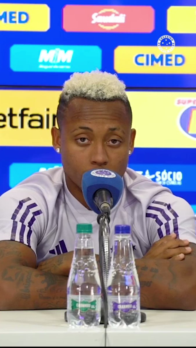 Palacios revela sonho ao vestir a camisa do Cruzeiro