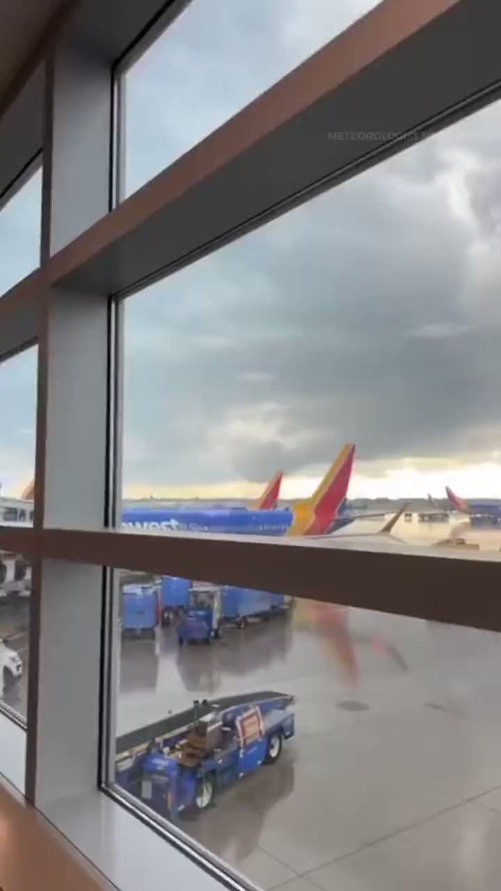 FL360aero On Twitter Tornado Formation At A Distance as Seen From fl360aero-on-twitter-tornado-formation-at-a-distance-as-seen-from