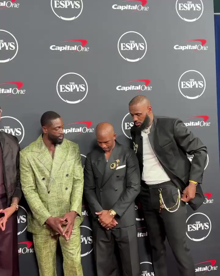 RT @UpscaleHype: Carmelo Anthony, Dwyane Wade, Chris Paul, & LeBron James on the 2023 ESPYS red carpet. https://t.co/ycYuaAu7Fz