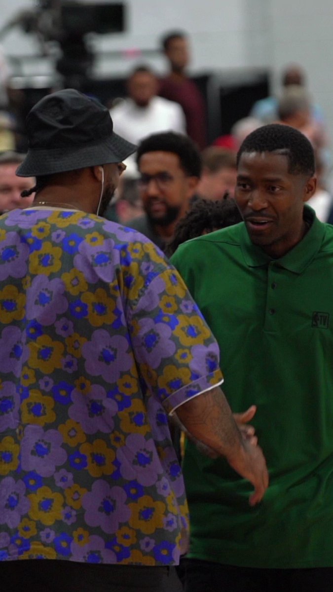 RT @NBA_NewYork: Carmelo Anthony & Jamal Crawford at the Knicks Summer League game https://t.co/AwYVqkear0