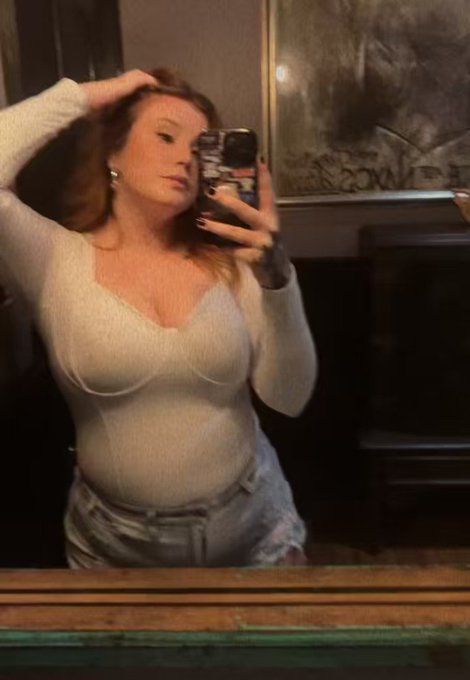 This1girlll’s pics and videos