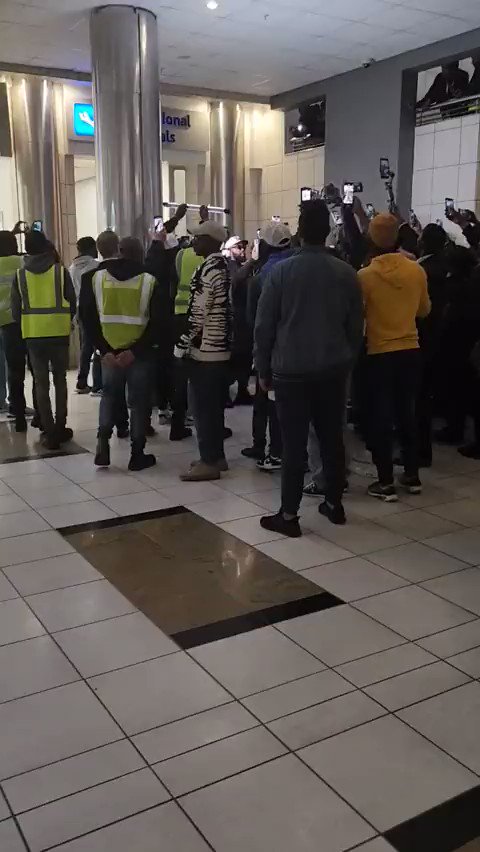RT @TheTruthPanther: WATCH: Floyd Mayweather arriving in South Africa. https://t.co/LS0vpId8IO