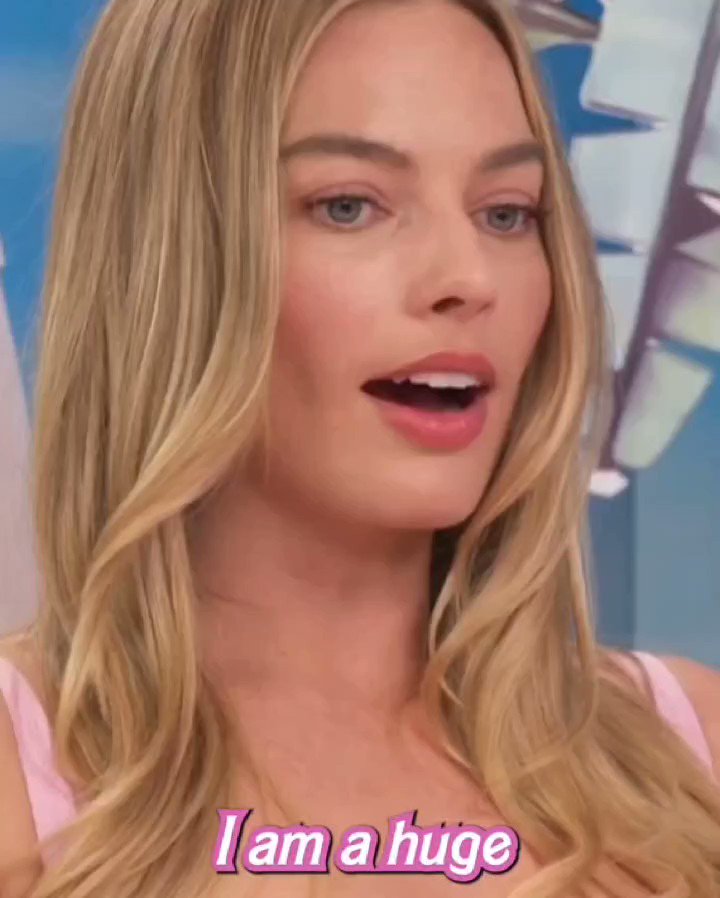 on-twitter-margot-robbie-listens-to-harry