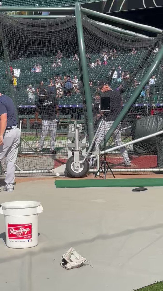 RT @NewsBronx: Aaron Judge is taking batting practice for a second straight day. #Yankees
https://t.co/yXneHqxjta
