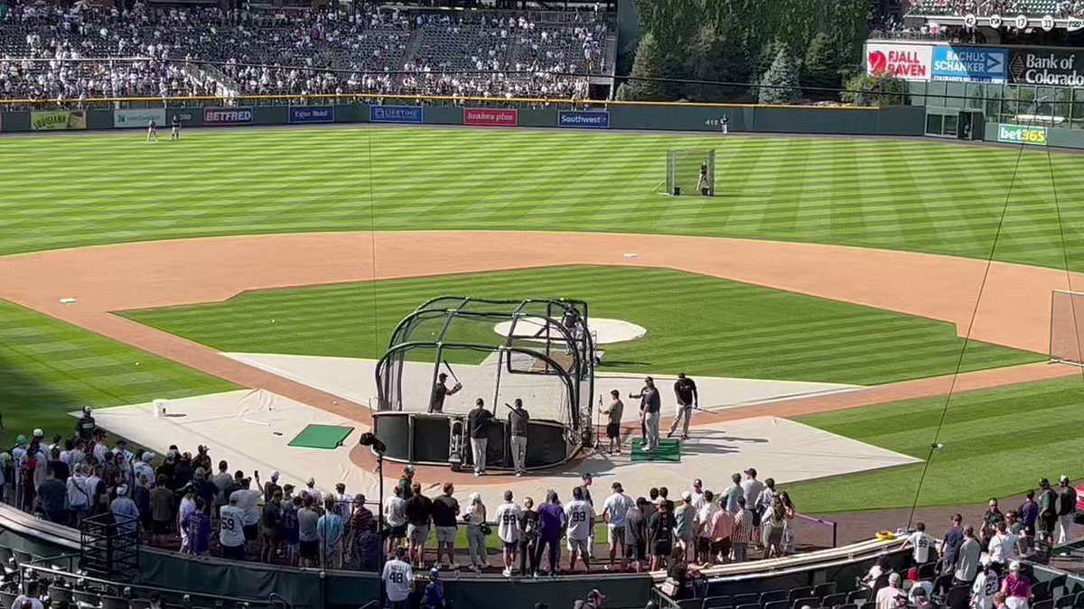 RT @GaryHPhillips: Aaron Judge is taking BP again. He's hit a few bombs here at Coors. #Yankees https://t.co/9d6e1ENemu