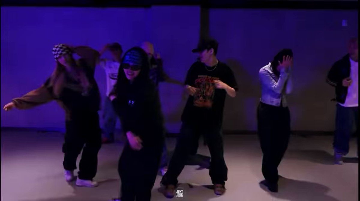 RT @fly121325: WAY B X ROYAL CHUMPS CLASS ASAP
Rocky - R. Cali | justjerkacademy ewha
https://t.co/TPxrBllzms https://t.co/6QZZ6pMlE2